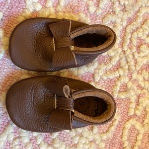 5 inch Leather Bow Moccs